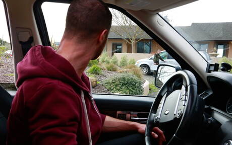 Hübsche amerikanische Jungs, Superhengst Brendan Phillips und Superhengst Darin Silvers bohren einen Arsch