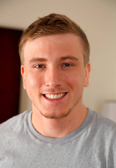 Les mecs américains torrides Tom Faulk et le bien bâti Alex Tanner A dans le sexe anal torride