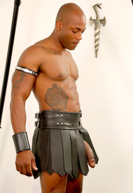 Next Door Studios: Marlone Starr and black beefy Osiris Blade banged each other