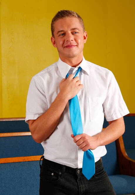 Next Door Studios: Nice american guys husky guy Ian Levine and stud Rod Peterson drilling an ass