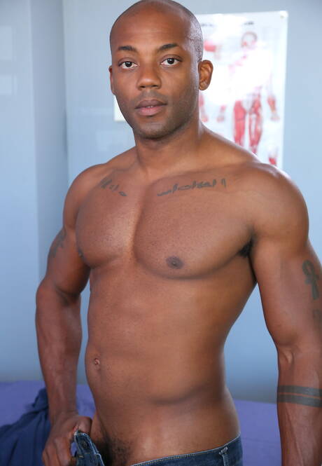 Canadian beefcake Brandon Jones and black stud Osiris Blade in hot interracial ass bang