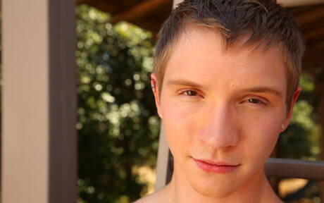 American strongman Scott Harbor and beautiful boy Kyle Evans fuck ass after sucking outside