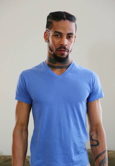 Ebony stud Jin Powers and beefcake Rex Cobra have a good oral sex