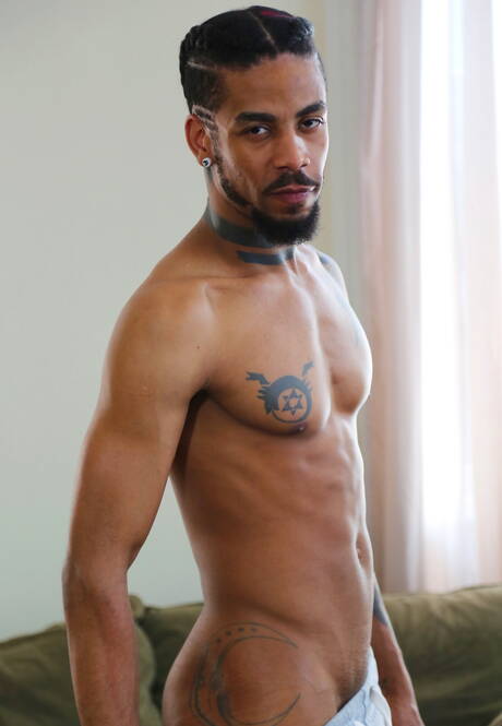 Next Door Studios: Ebony stud Jin Powers and beefcake Rex Cobra have a good oral sex