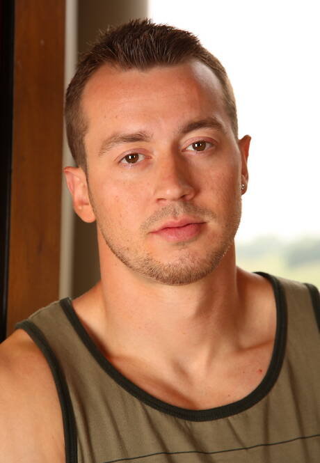 American beefcake Mark Long and beefy James Dickson have a good sex in kitchen