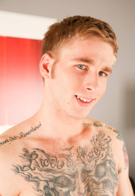 Der amerikanische Hengst Markie More und der starke Mann Harley Hardman haben sich gegenseitig geknallt