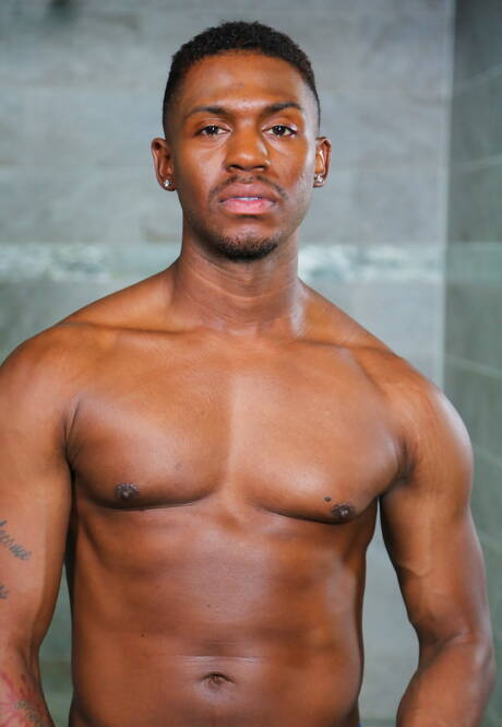 Two american dudes husky guy Krave Moore and tough guy Osiris Blade fuck after blowjob in hot shower