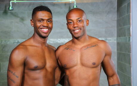 Two american dudes husky guy Krave Moore and tough guy Osiris Blade fuck after blowjob in hot shower