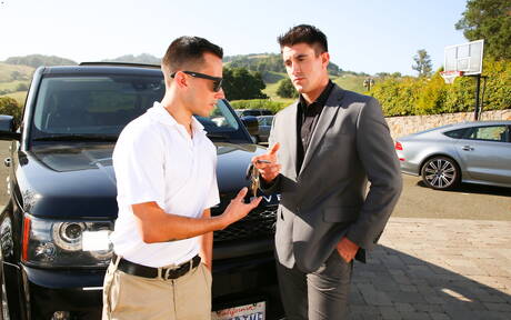 Le beau mec américain Derrick Dime et le beau mec James Dickson se sont baisés dehors