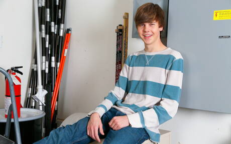 American stud Joey Moriarty and young dude Tommy White have a good oral sex