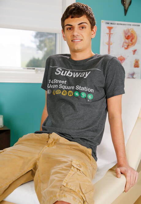 Die geilen Kumpels Johnny Torque, Kevin Summers und Jaxton Wheeler haben einen guten Dreier-Sex