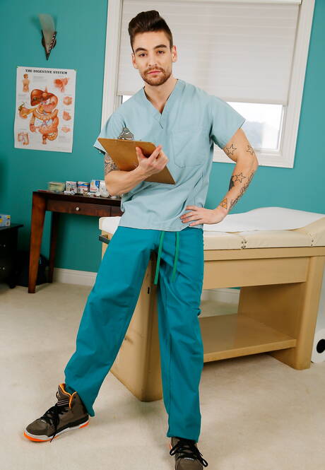 Die geilen Kumpels Johnny Torque, Kevin Summers und Jaxton Wheeler haben einen guten Dreier-Sex