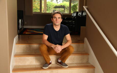 American beautiful boy Andrew Collins get naked and showing hot ass