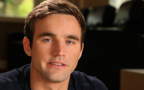 American beautiful boy Andrew Collins get naked and showing hot ass