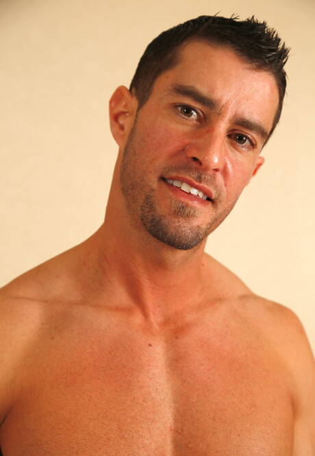 Der amerikanische Star-Hengst Kaydin Bennett und der harte Kerl Cody Cummings haben einen guten Oralsex