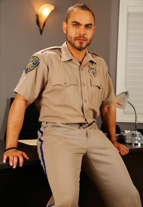 American well-built Brock Avery and husky guy Jordan A in hot homosexual scene