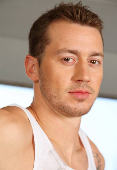 Il bel ragazzo americano Mark Long e il bellissimo ragazzo Sean Blue si scopano il culo dopo averlo succhiato fuori