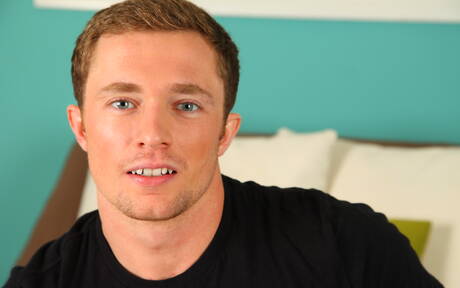 Amerykański twardziel Markie More i krzepki facet J Howling kochają się