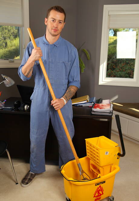 Os amigos tarados Mark Long, Andrew Fitch e Colt Rivers em uma foda anal a três