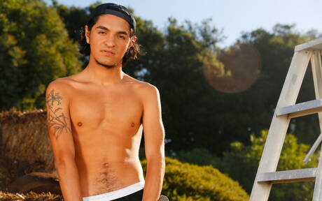 American muscular Dakota Wolfe and young Tony Spice fuck ass after sucking cock outdoor