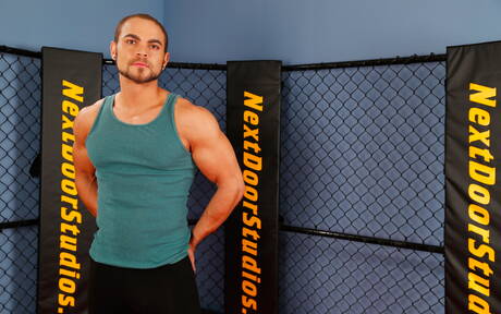 Pretty american boys hunky guy Brock Avery and husky guy Derek Maxum have a good interracial sex