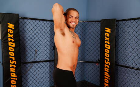 Pretty american boys hunky guy Brock Avery and husky guy Derek Maxum have a good interracial sex