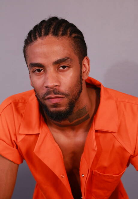 Next Door Studios: Ebony tough guy Jin Powers and strongman King B have a good anal sex