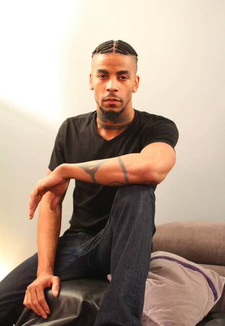 帥哥 Kiern Duecan、Jin Powers 和 Krave Moore 激情跨種族三人行