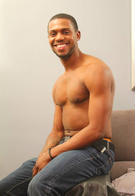 Hot guys Kiern Duecan, Jin Powers and Krave Moore in hard interracial 3some sex