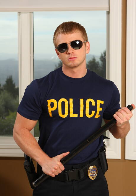 American tough guy James Huntsman and  Connor Chesney have a good oral sex