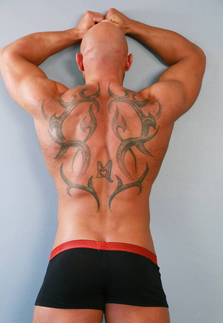 淫蕩的傢伙 Marc Williams、Draven Torres 和 Max Chevalier 進行激烈的跨種族群交