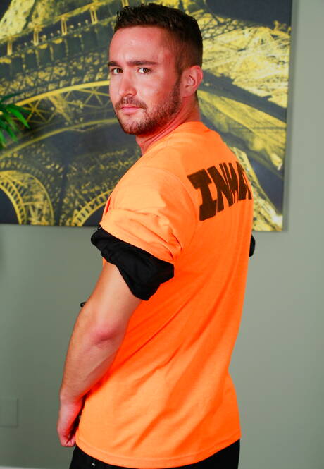 Amerikaanse pornoster Mark Long en knappe Colt Rivers in hete anale seks met fisting