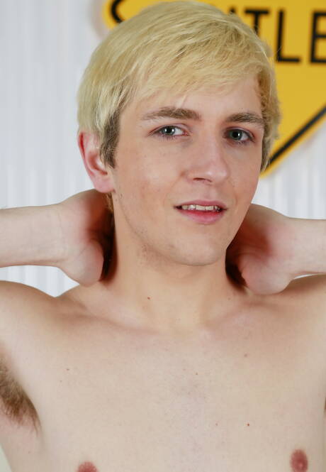 I ragazzi sexy Jacob A, Caleb Reece e Colby Klein in un bollente trio anale