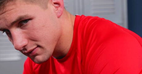 Bodybuilder Jordan Roberts jerk off