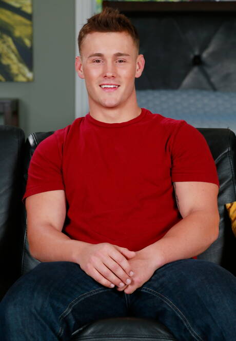 Les gars sans vergogne Damien West, James Jamesson et Aaron Steele ont un bon trio sexuel