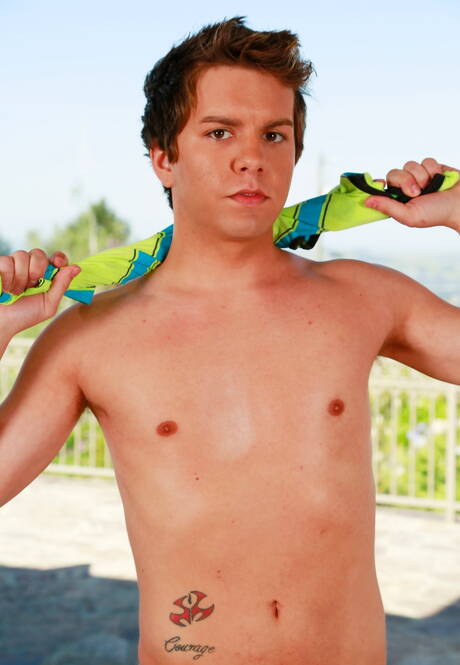 Knappe jongen Justin Visic en knappe jongen Caden Brooks hebben goede anale seks