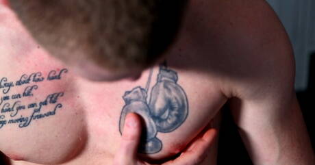 挪威哈士奇男泰勒·伯格自慰