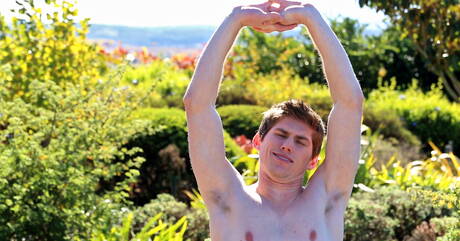 肌肉男Mike Honcho戶外自慰