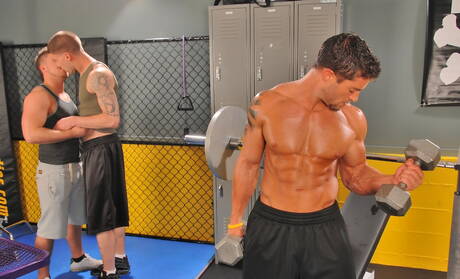 Vieze jongens Cody Cummings, Brec Boyd en Marko Lebeau in hete trio anale seks