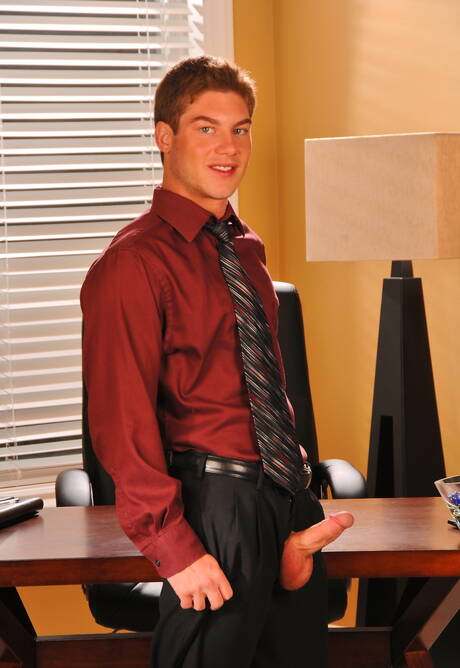 Next Door Studios: American beefcake Vance Crawford teasing his cock