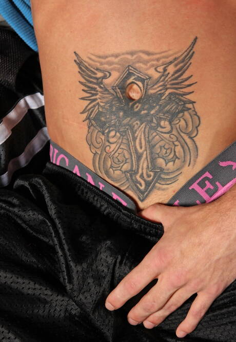 Die sexy Kumpels Anthony Romero, Sergio Long und Steven Shields bohren einen Arsch