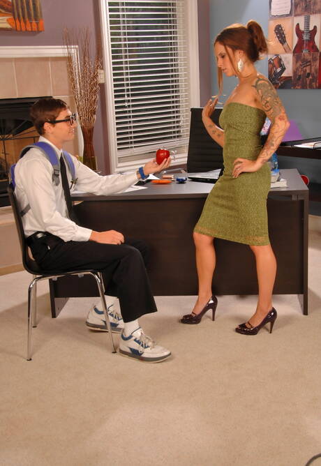 Perfect boss Krystal Main riding on young bisexual cock Johnny in office