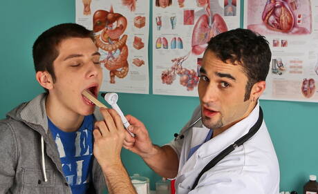 O husky americano Samuel Otoole e o twink andorrano Blake Carnage em sexo anal quente