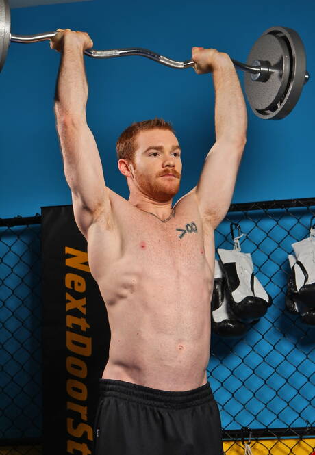 La loutre américaine James Jamesson se fait plaisir