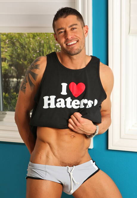 American tough guy Cody Cummings posing nude and showing his butt