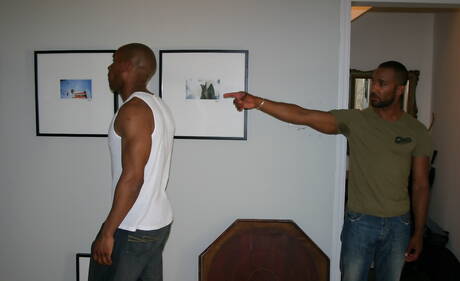 Stud Youngblood en stud Sisco in een hete kontneuk in de keuken