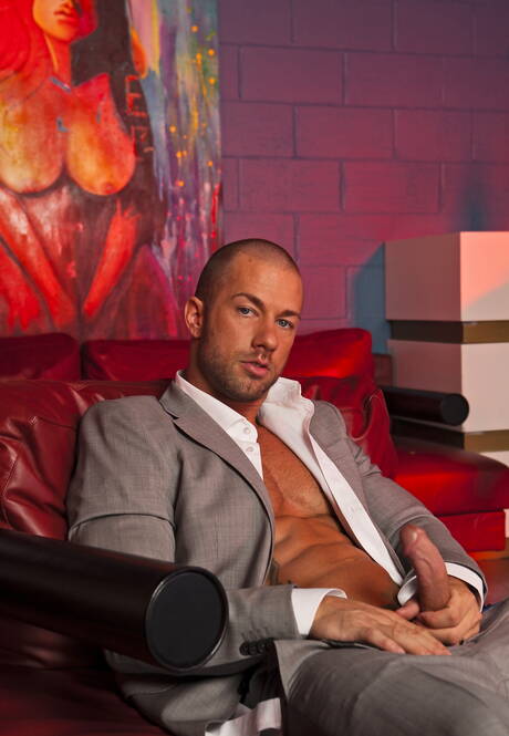 Niegrzeczni kumple Rod Daily, Jay Cloud i Joey Devero uprawiają udany seks w trójkącie