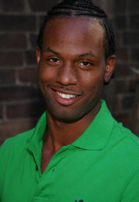 Taureau noir fort Tone se branlant à l