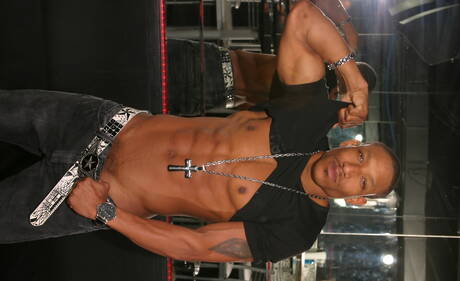 Black strong bull Phoenix (b) masturbating