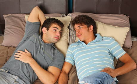 Der Latino-Hengst Austin Merrick und Scotty Dean lieben sich